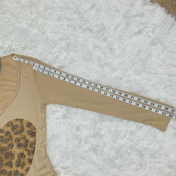 Go Couture Long Sleeve Cheetah Heart Sweater - Picture 11 of 12